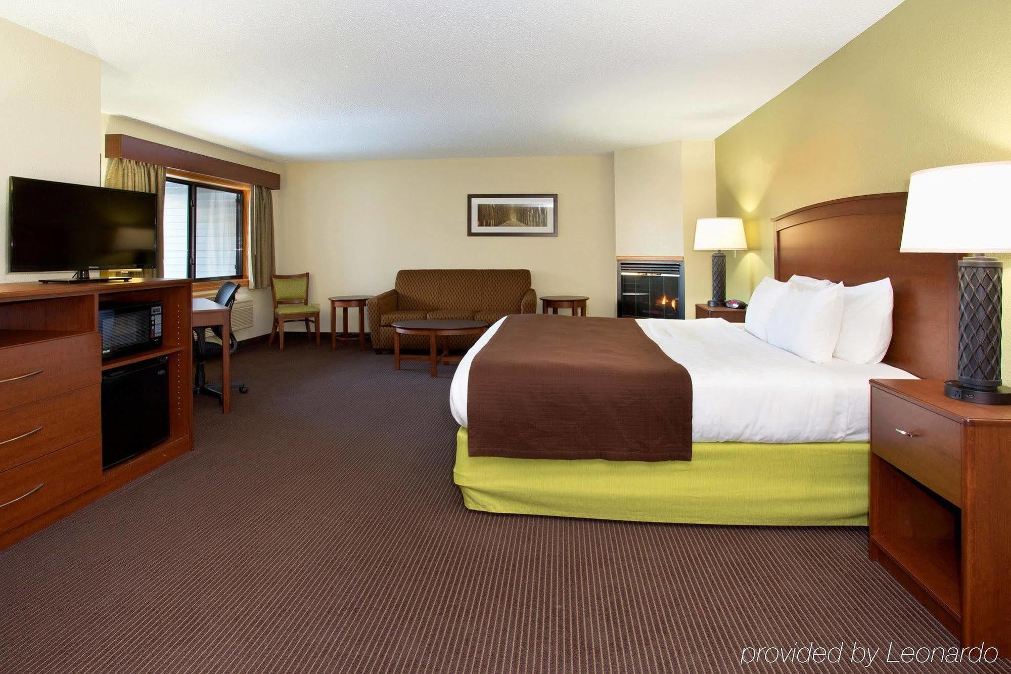 Cobblestone Hotel & Suites - Wisconsin Rapids Exterior photo