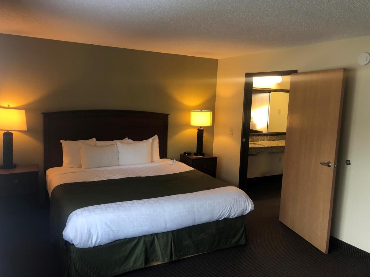 Cobblestone Hotel & Suites - Wisconsin Rapids Exterior photo